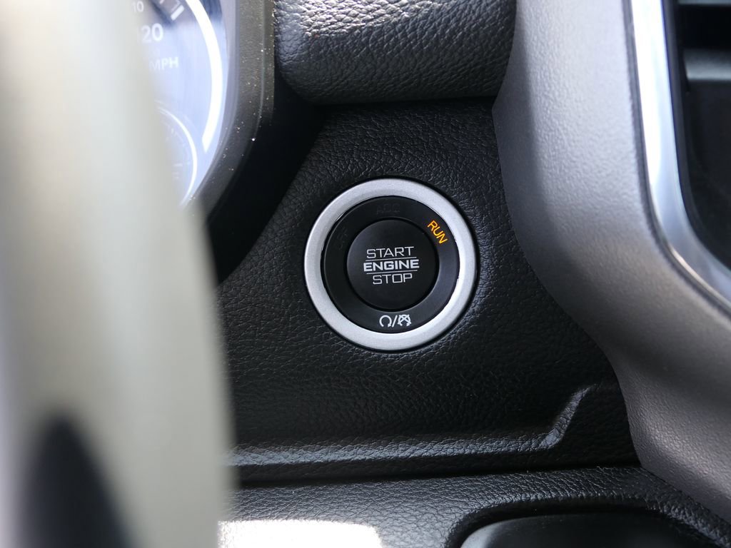 Used 2024 RAM 1500 Laramie AWD/4WD image 18