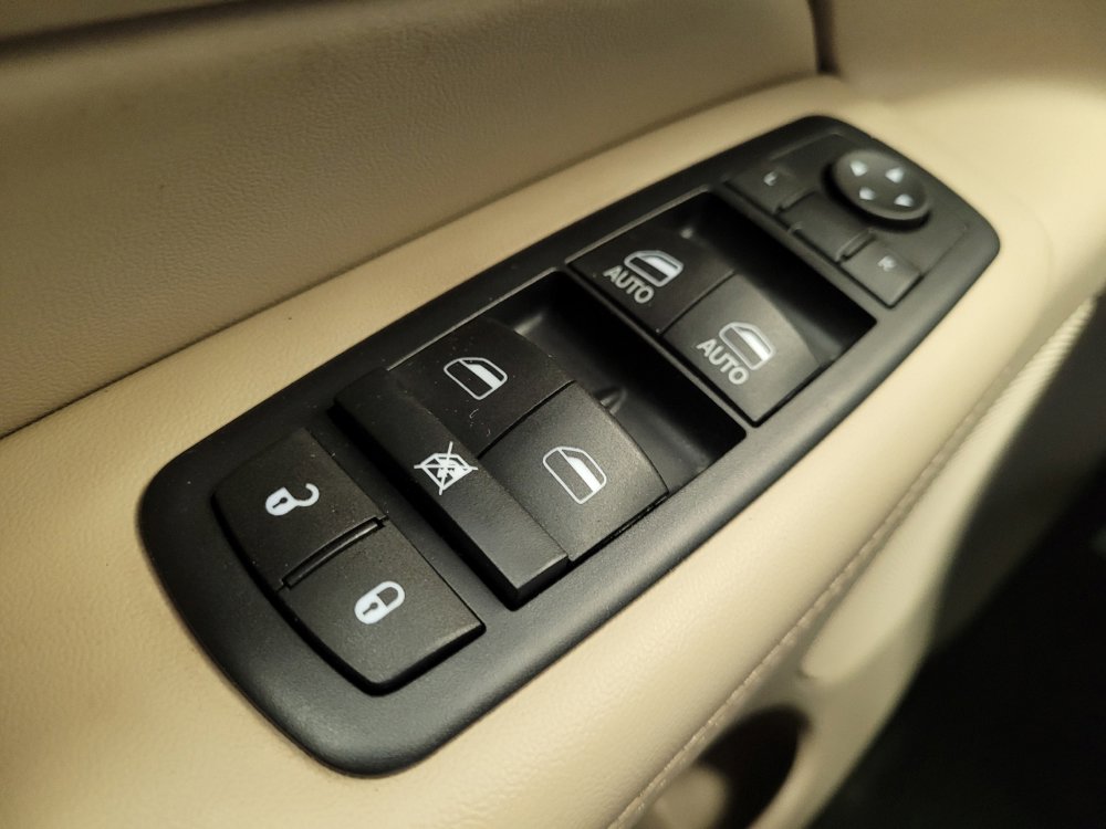 Used 2016 Jeep Grand Cherokee Limited AWD/4WD image 27