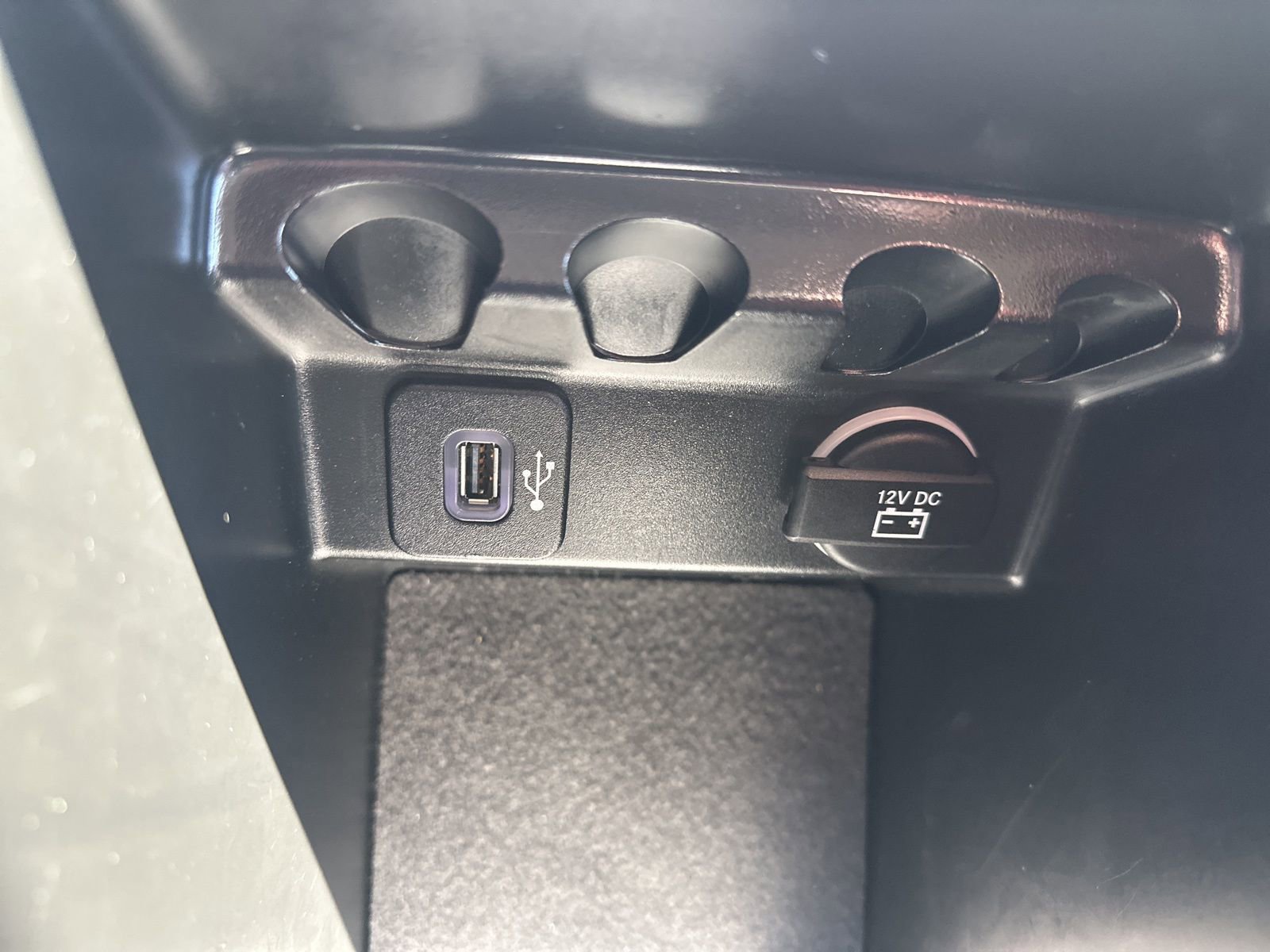 Used 2014 Jeep Cherokee Limited w/ Trailer Tow Group image 63