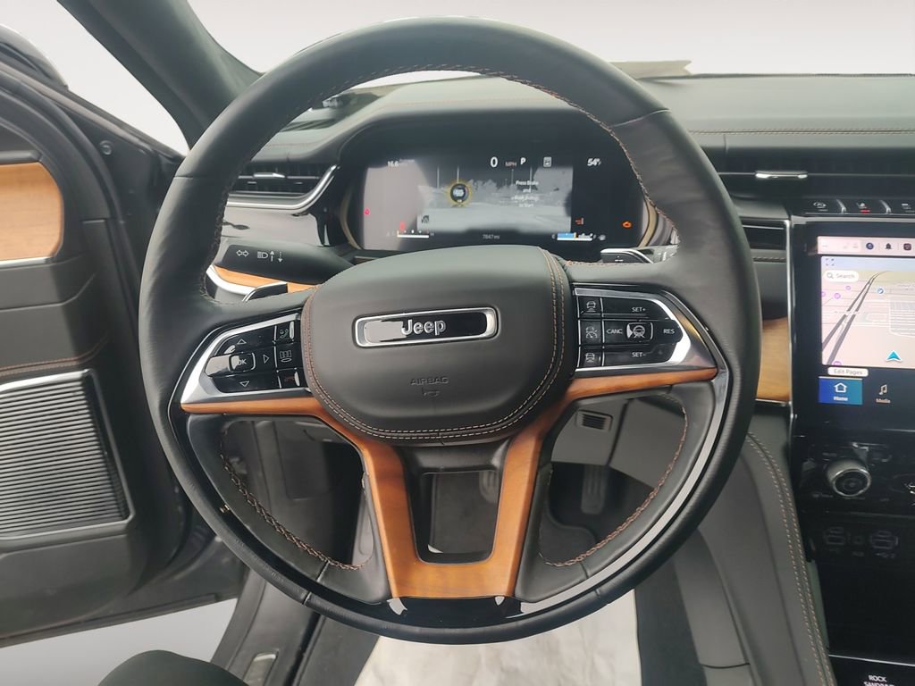 Used 2024 Jeep Grand Cherokee Summit image 12