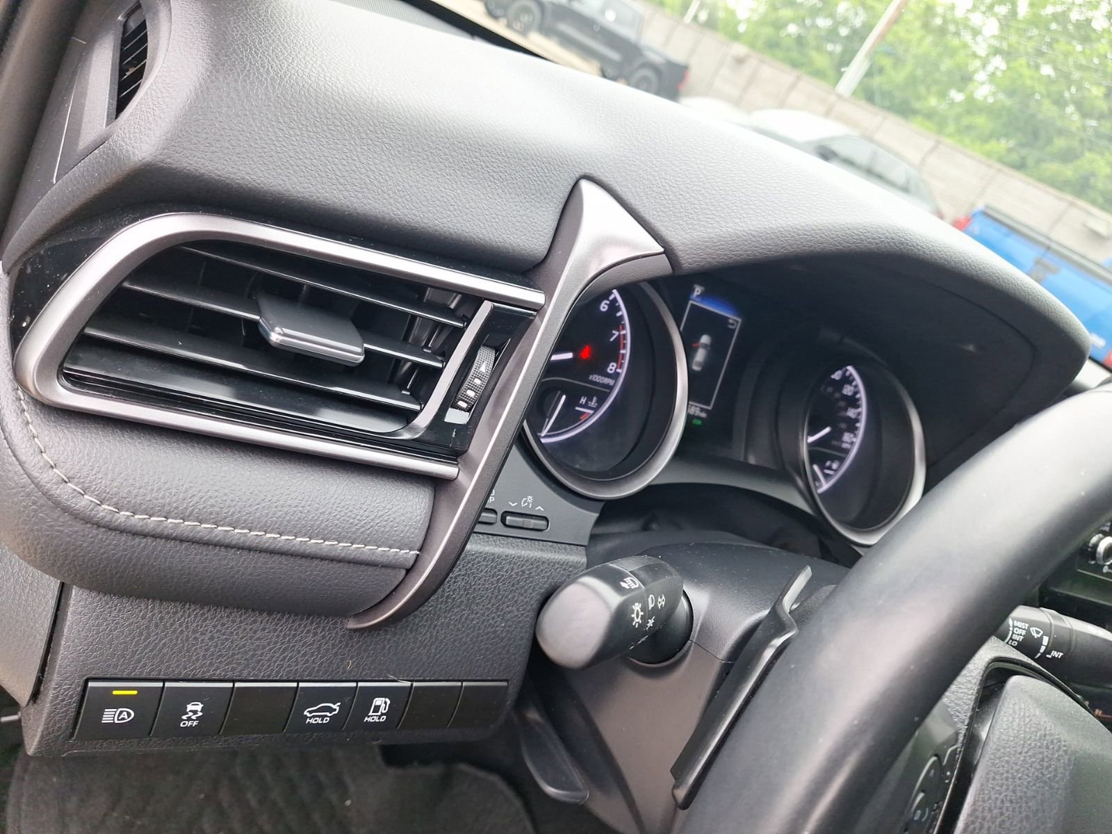 Used 2023 Toyota Camry SE w/ Convenience Package FWD image 17
