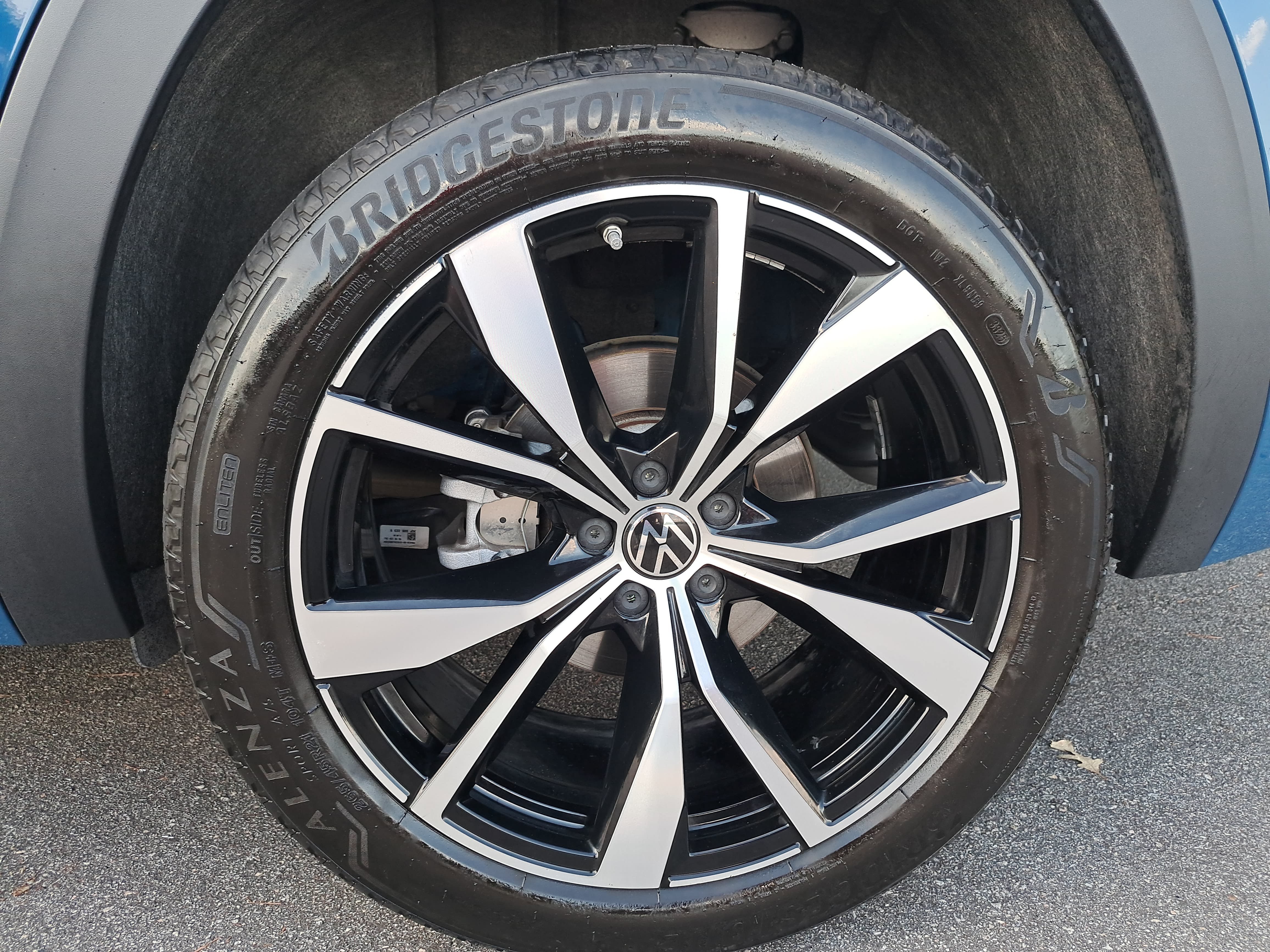 Certified 2026 Volkswagen Atlas SEL Premium R-Line AWD/4WD image 33
