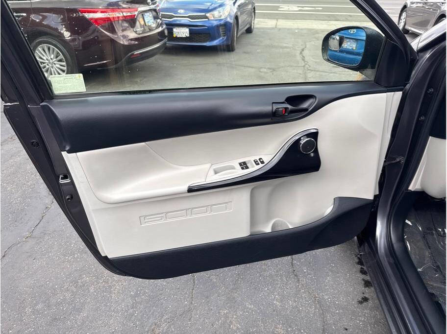 Used 2013 Scion iQ image 5