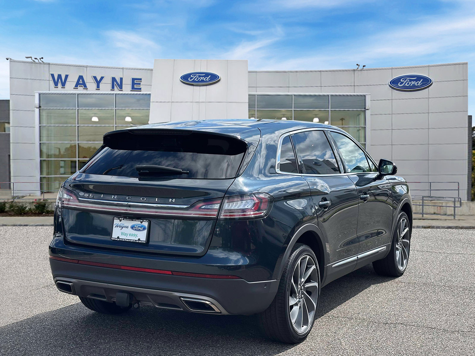Used 2022 Lincoln Nautilus Reserve w/ Ultimate Package AWD/4WD image 5