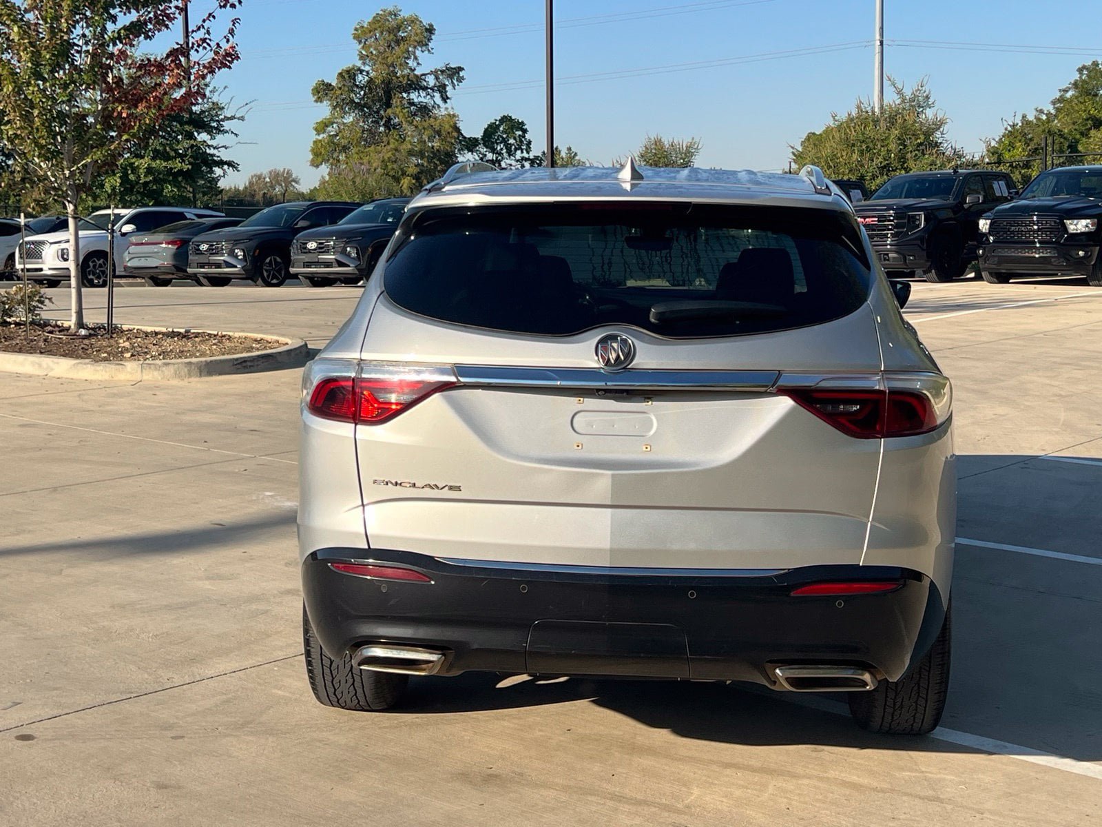 Used 2022 Buick Enclave Premium FWD image 10