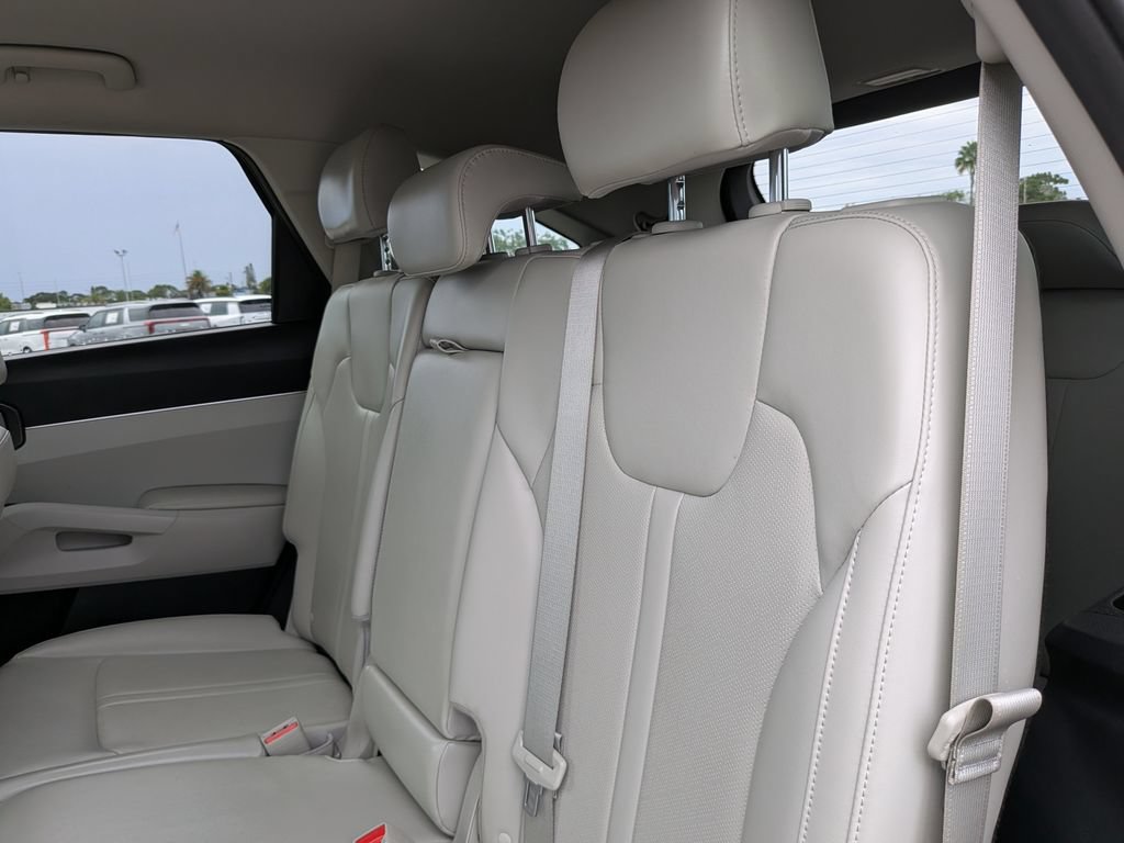 Certified 2023 Kia Sorento S FWD image 18