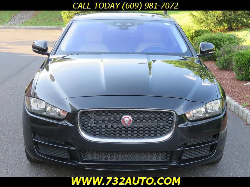Used 2017 Jaguar XE image 5