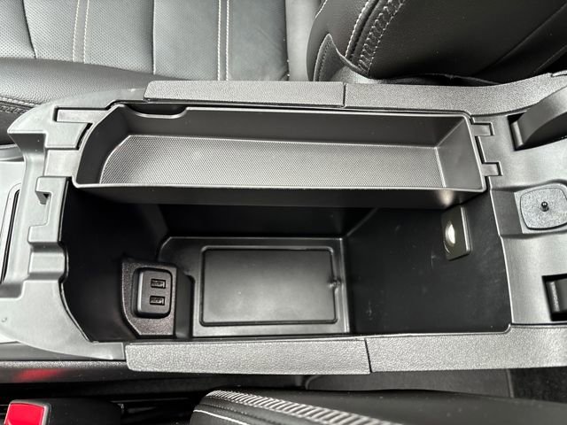 Used 2024 GMC Terrain Denali w/ Black Diamond Edition image 9