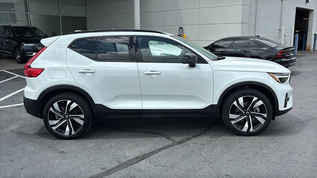 Used 2023 Volvo XC40 B5 Plus w/ Driver Assist Package AWD/4WD image 28
