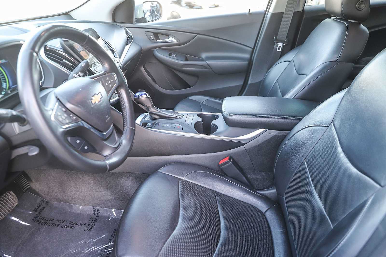 Used 2018 Chevrolet Volt Premier w/ Driver Confidence Package FWD image 17