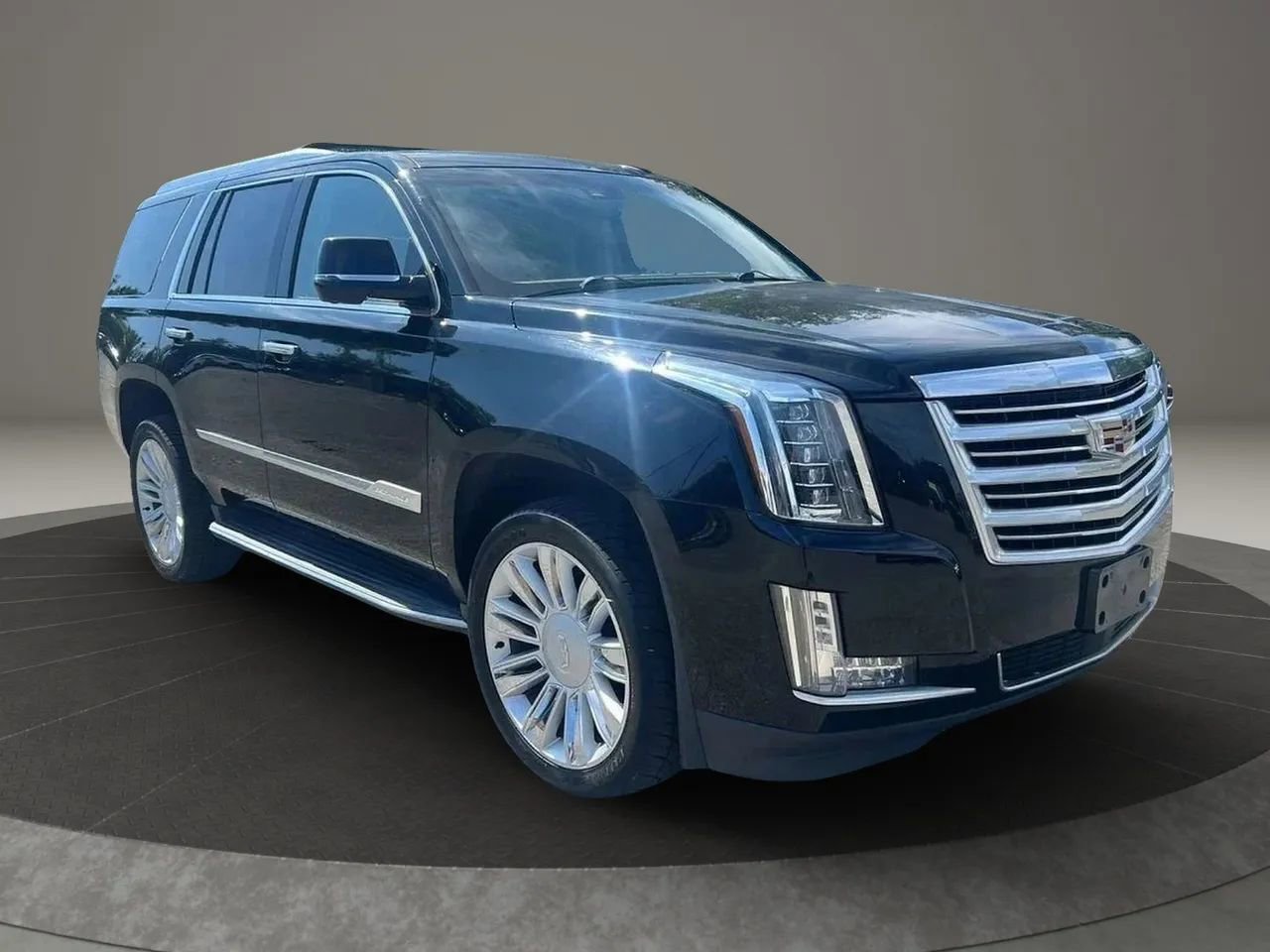 Used 2016 Cadillac Escalade Platinum image 3