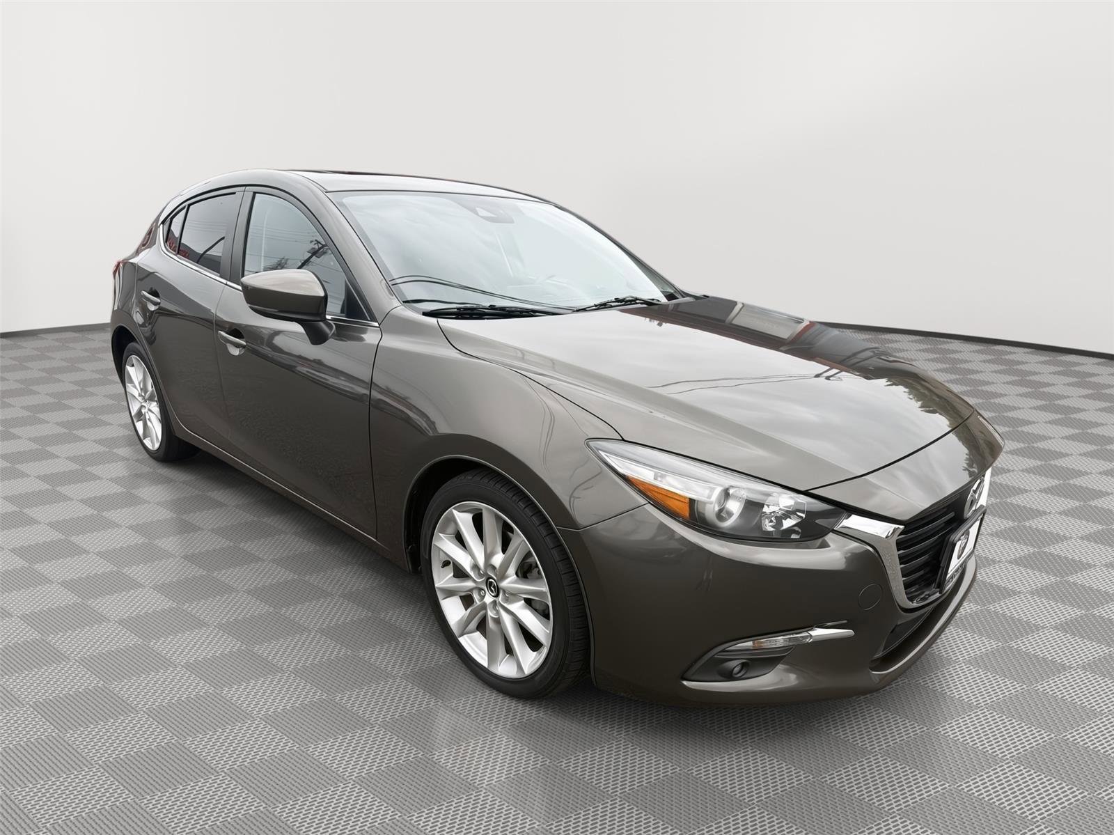 Used 2017 MAZDA MAZDA3 Grand Touring image 4