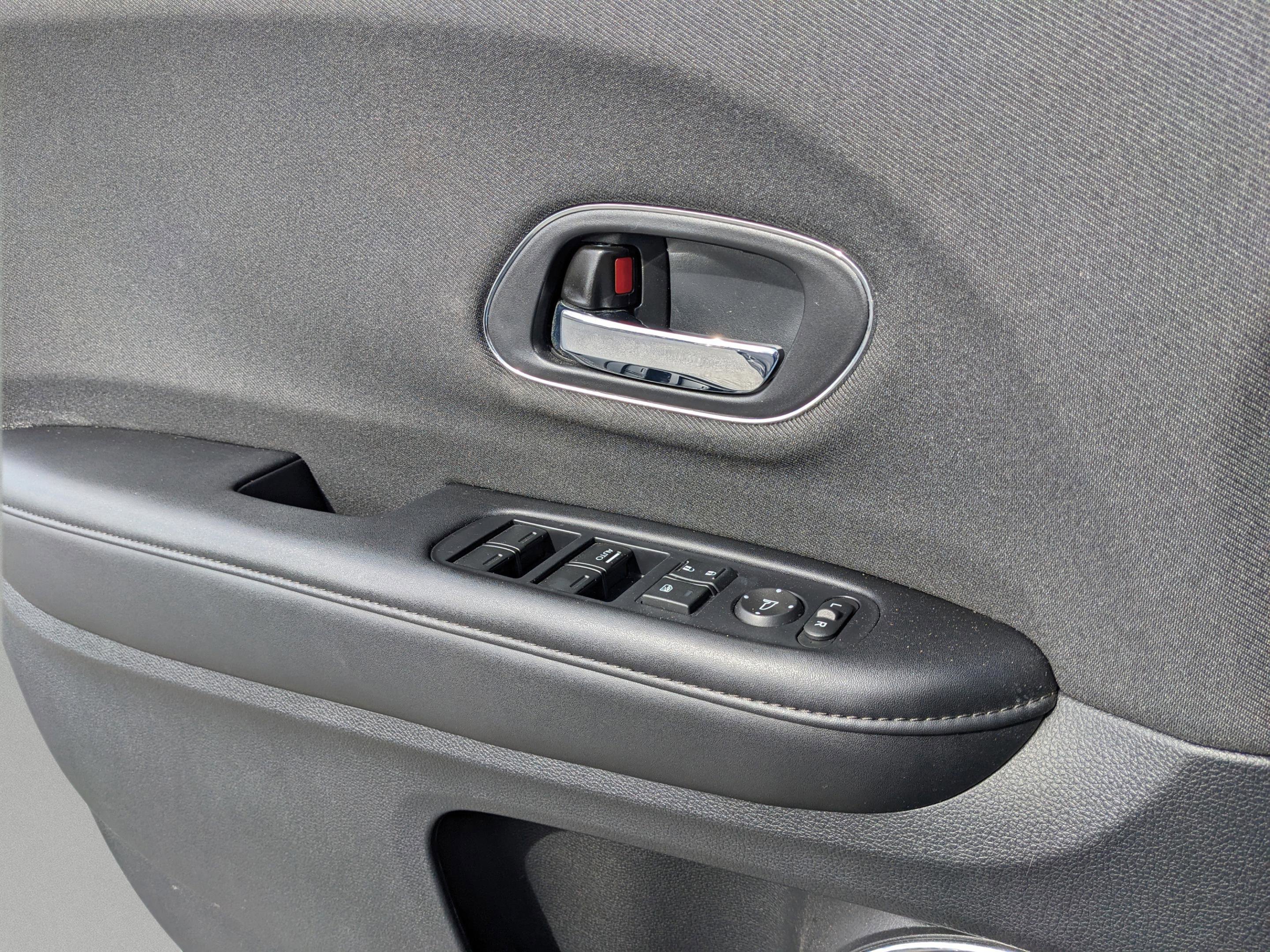 Used 2021 Honda HR-V EX image 24