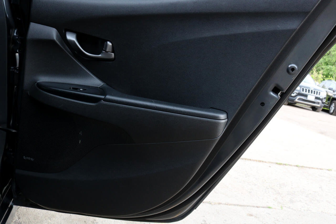 Used 2020 Hyundai Veloster 2.0 Premium image 34