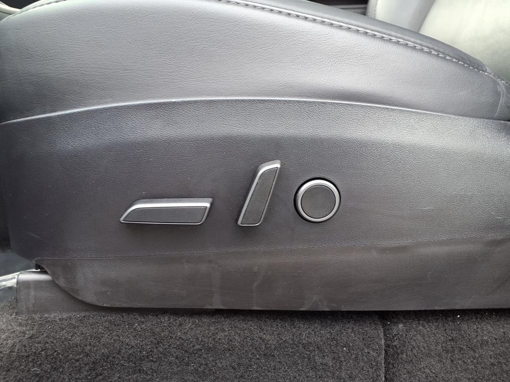 Used 2021 Tesla Model Y 2WD image 13