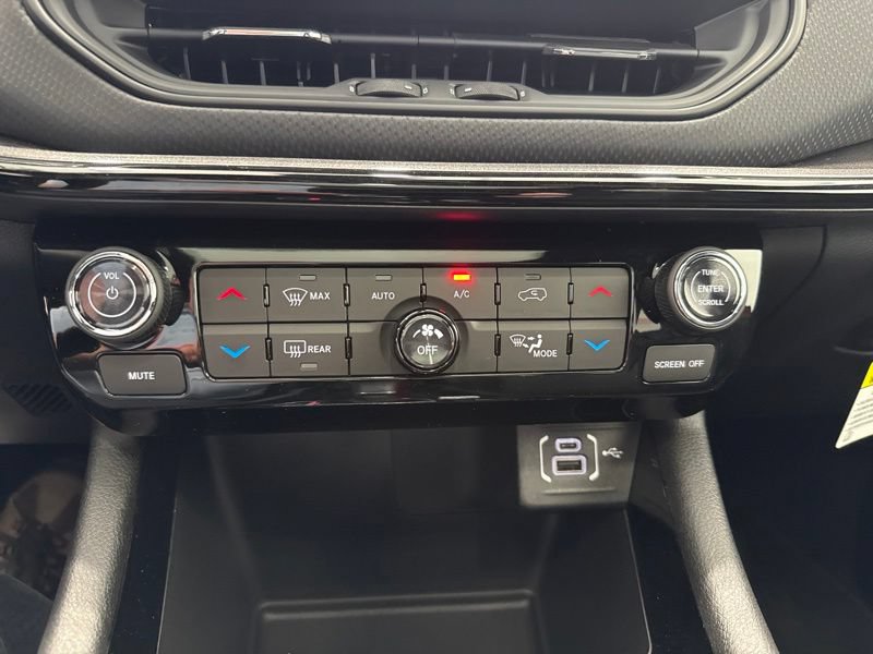 New 2026 Jeep Compass Limited w/ Sun, Sound & Navigation Group AWD/4WD image 33