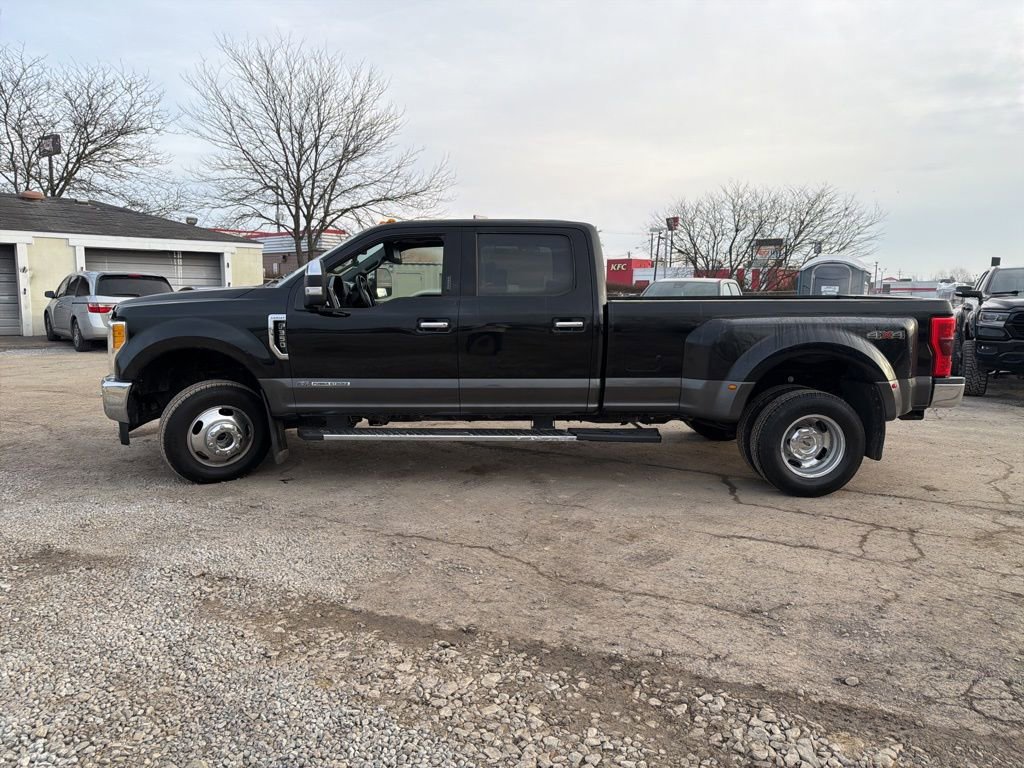 Used 2017 Ford F350 Lariat w/ Chrome Package image 5