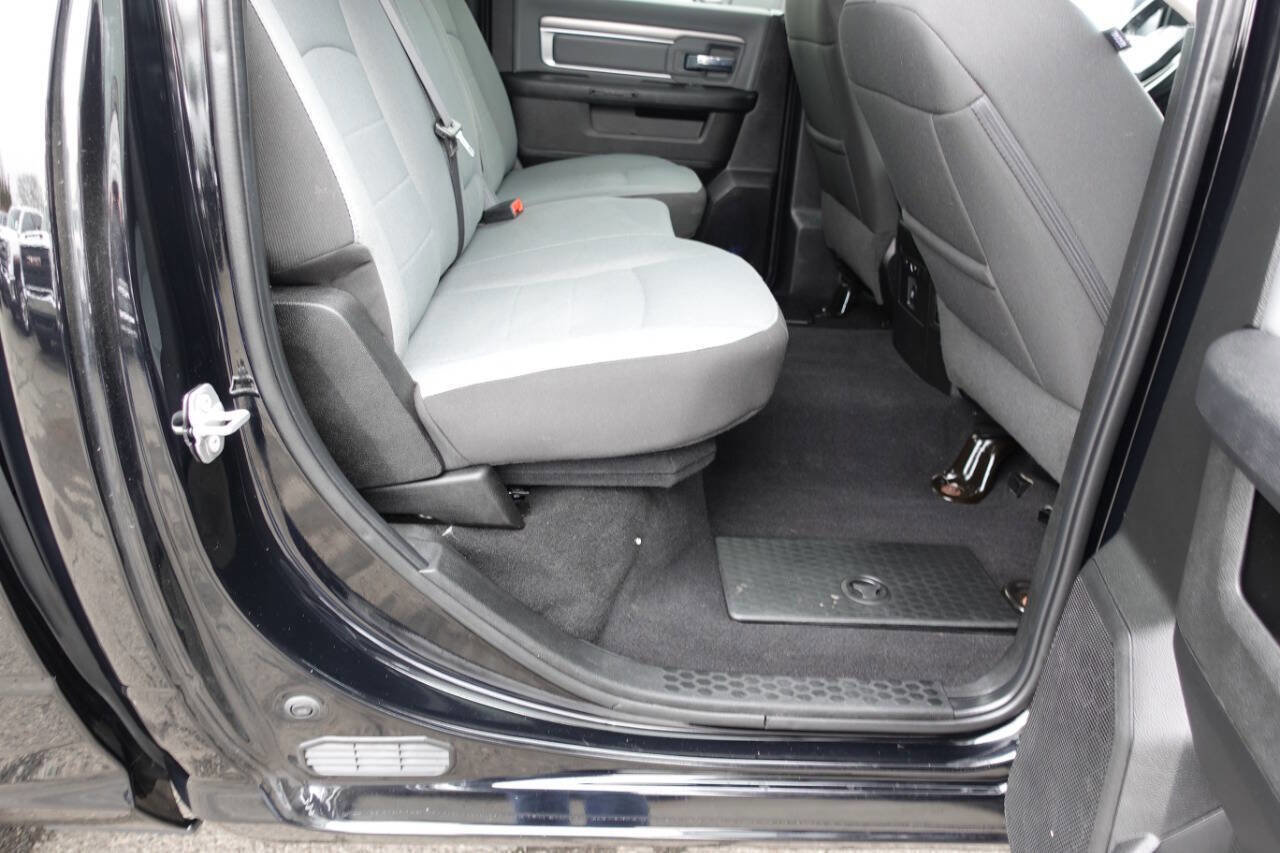 Used 2023 RAM 1500 Classic SLT w/ Electronics Convenience Group image 28