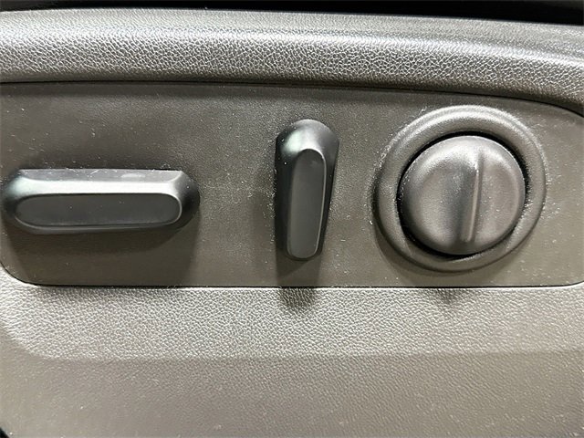 Used 2019 Chevrolet Silverado 1500 High Country image 22