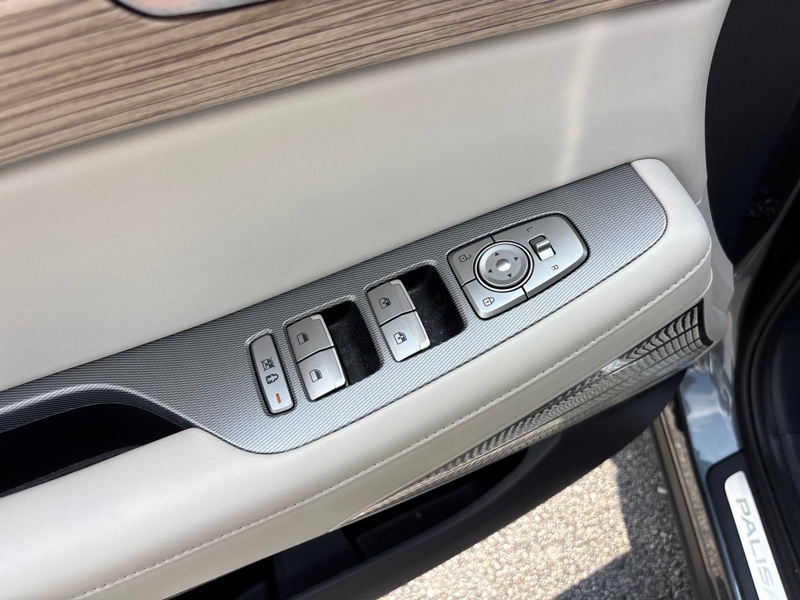 Used 2021 Hyundai Palisade Limited FWD image 13