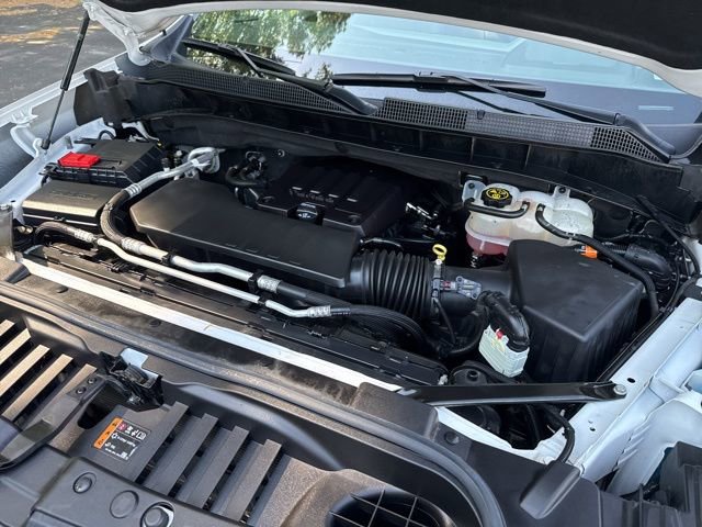 Used 2023 Chevrolet Silverado 1500 LT AWD/4WD image 35