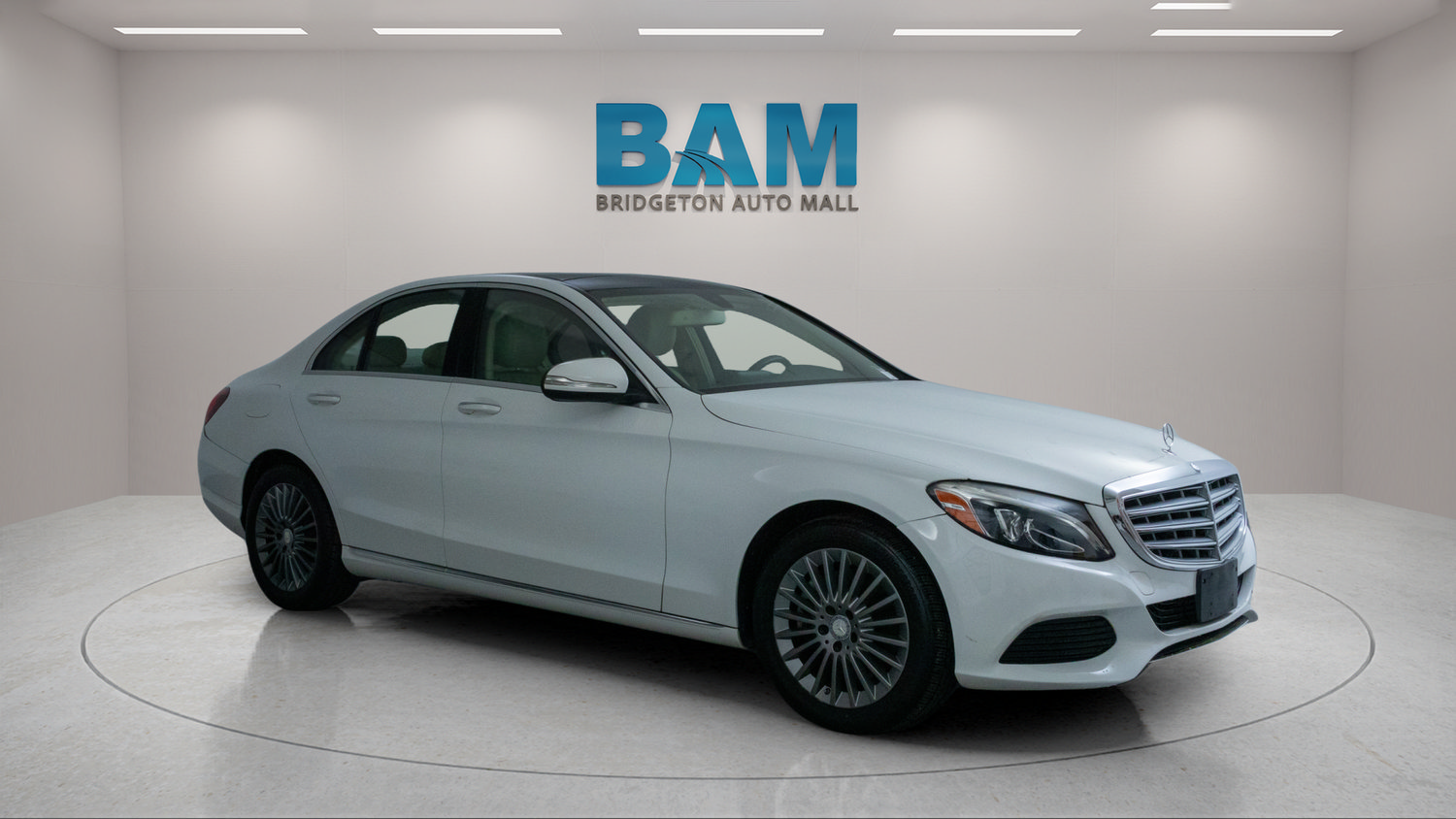 Used 2015 Mercedes-Benz C 300 4MATIC Sedan image 1
