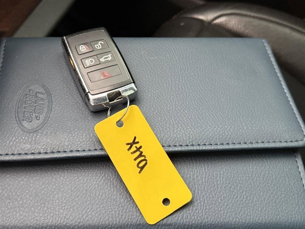 Used 2020 Land Rover Range Rover Evoque R-Dynamic SE image 43