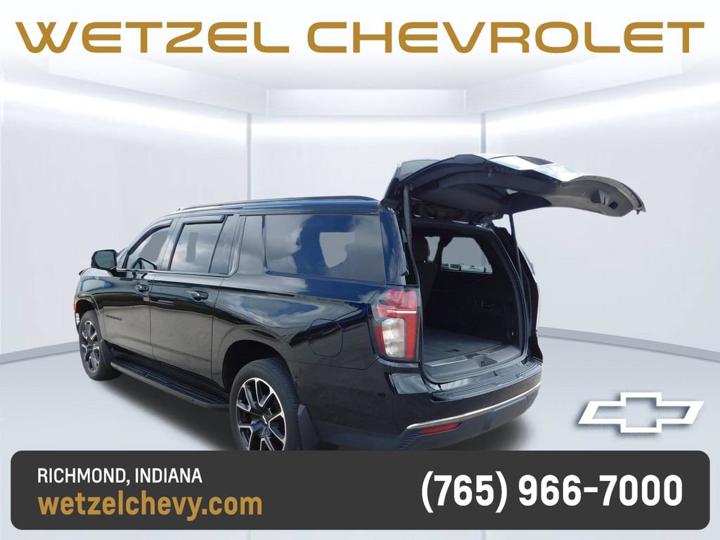 Certified 2022 Chevrolet Suburban RST w/ Luxury Package AWD/4WD image 26