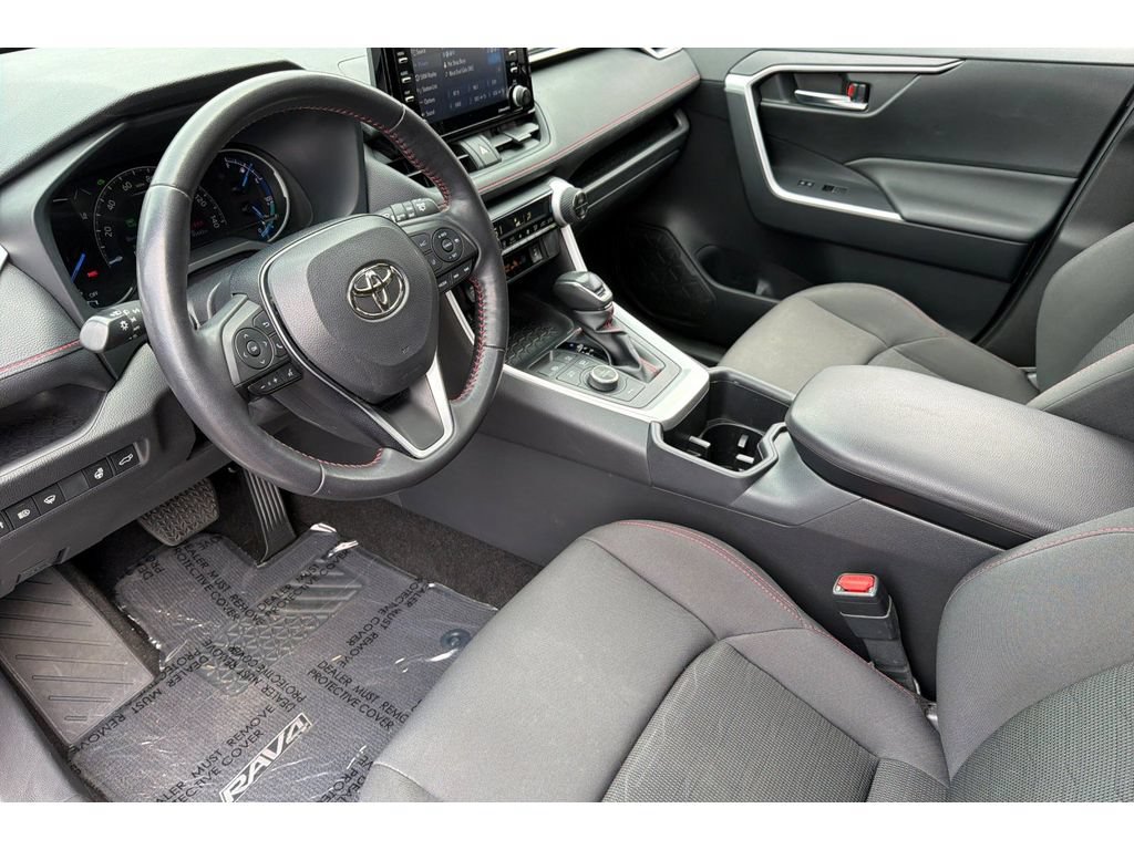 Used 2022 Toyota RAV4 SE w/ Weather & Moonroof Package AWD/4WD image 10