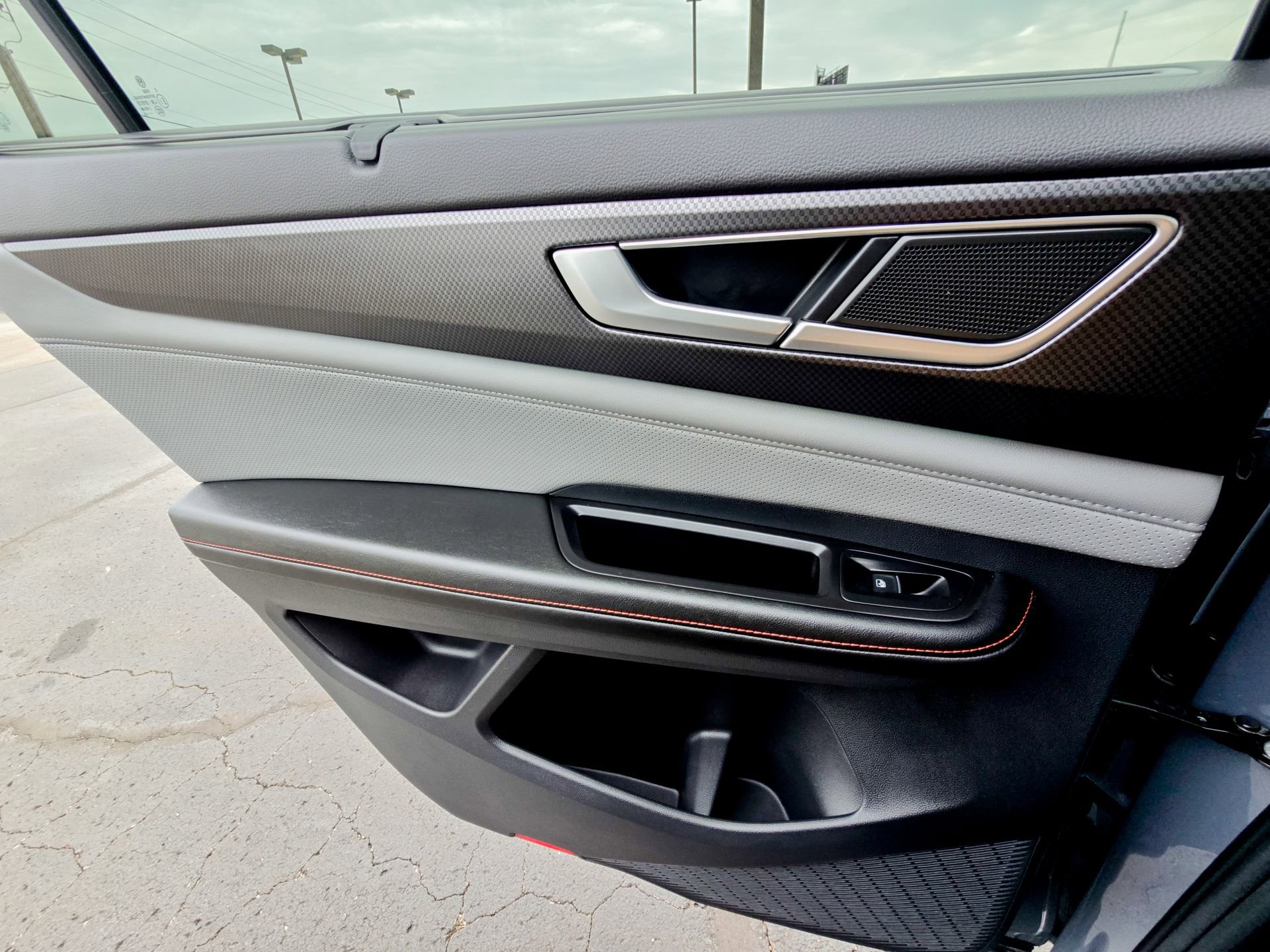 Used 2024 Volkswagen Atlas Peak Edition SE image 41