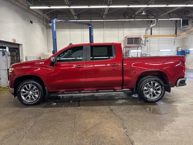 Used 2021 Chevrolet Silverado 1500 LT w/ Z71 Off-Road Package AWD/4WD image 3