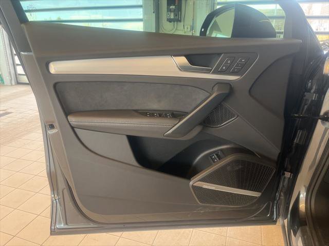 Certified 2025 Audi Q5 e Prestige image 7