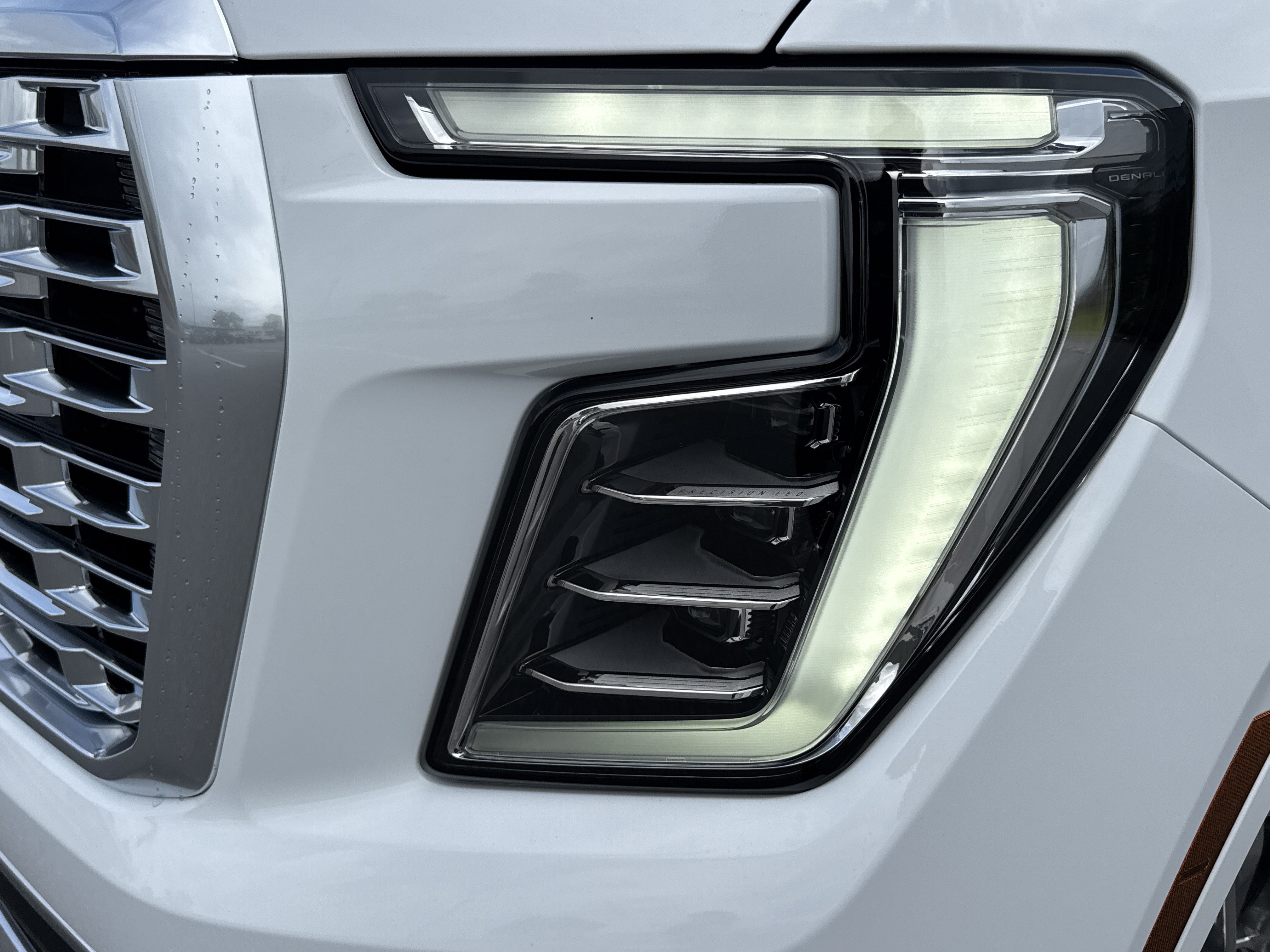 New 2026 GMC Yukon XL Denali AWD/4WD image 6