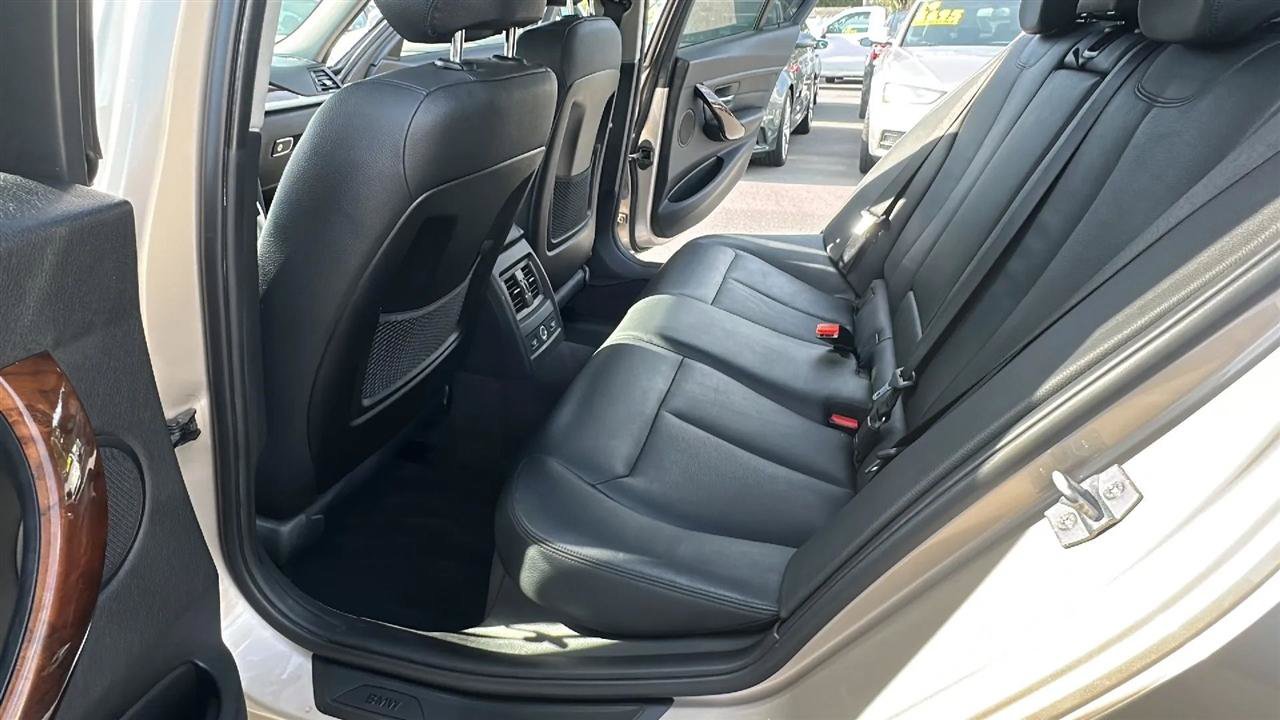 Used 2013 BMW 328i xDrive Sedan AWD/4WD image 24