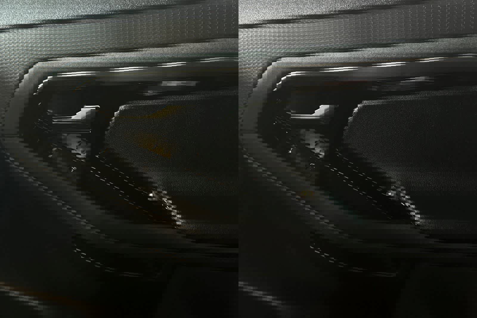 Used 2023 Land Rover Range Rover Evoque R-Dynamic S image 21