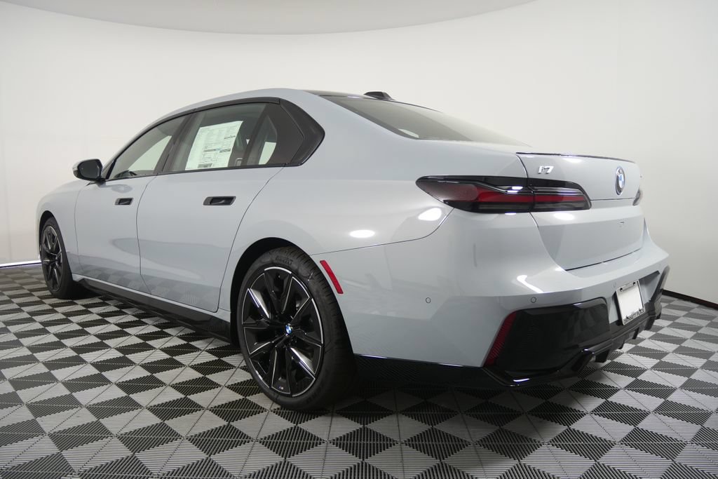 Used 2026 BMW i7 eDrive50 w/ M Sport Package RWD image 5