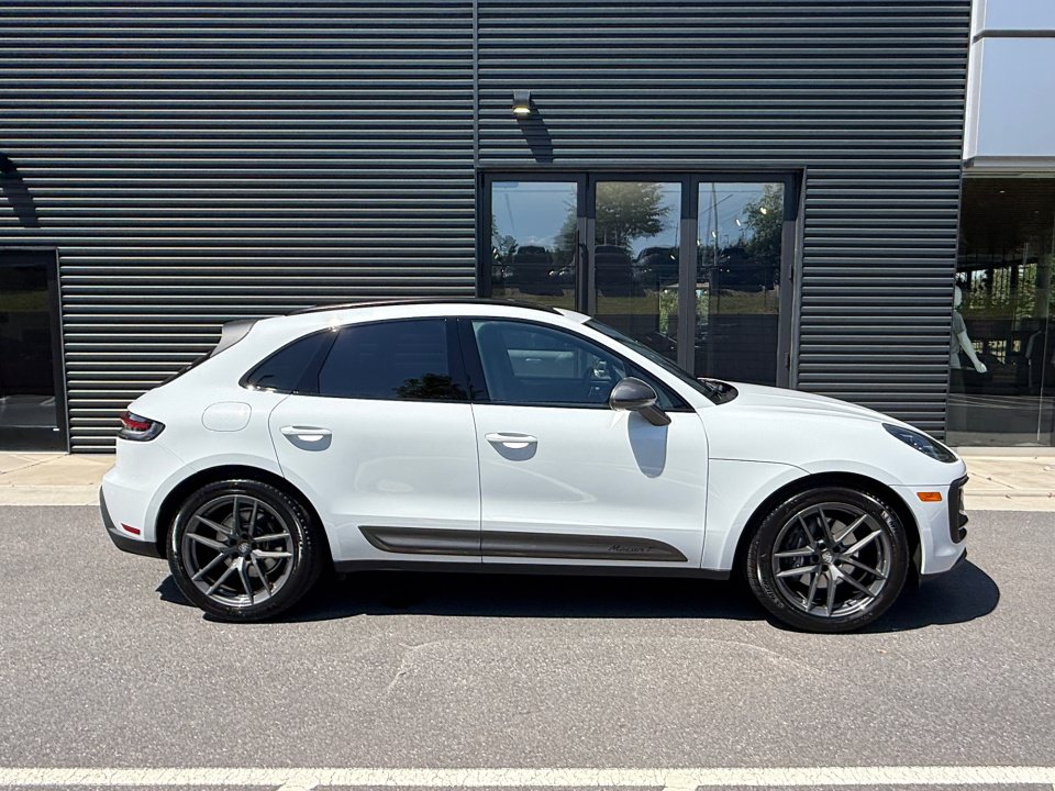 Certified 2026 Porsche Macan Turbo AWD/4WD image 8