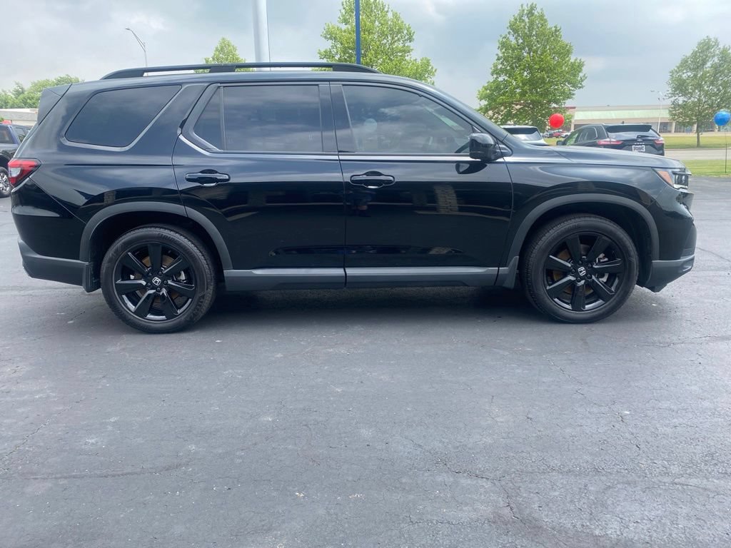 Used 2025 Honda Pilot Black Edition image 2