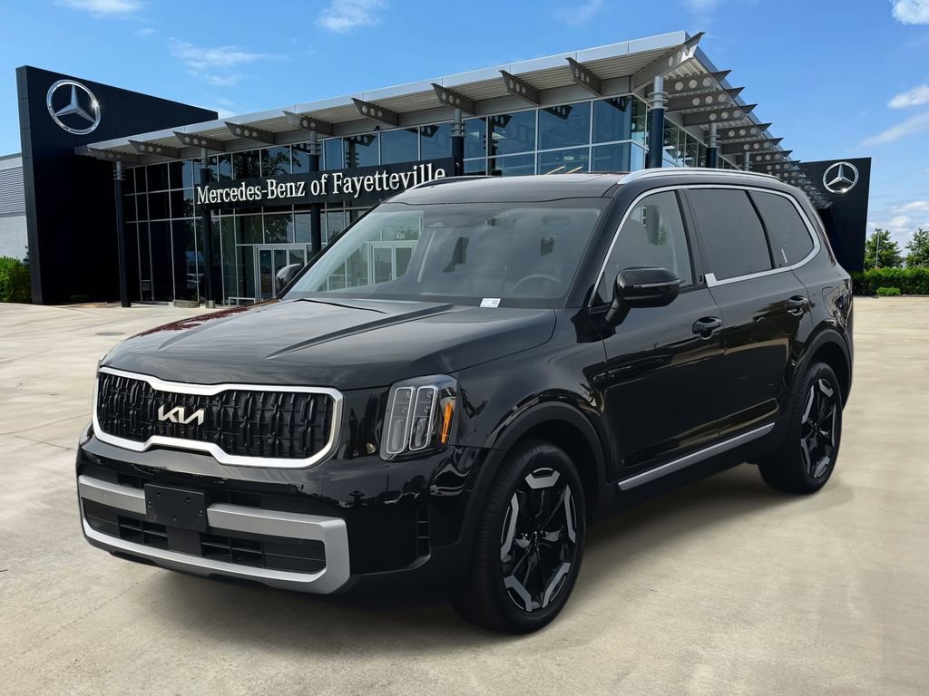Used 2024 Kia Telluride EX w/ EX Captain's Chair Package