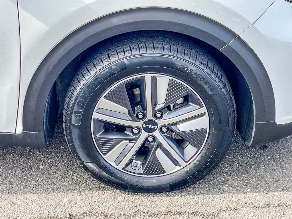Used 2022 Kia Niro EX Premium image 25