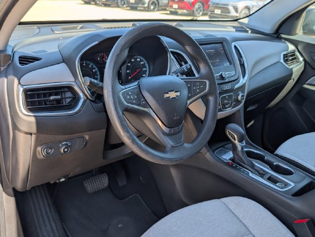 Used 2022 Chevrolet Equinox LS FWD image 17