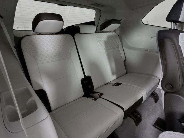Used 2024 GMC Acadia Denali w/ Super Cruise Package image 29