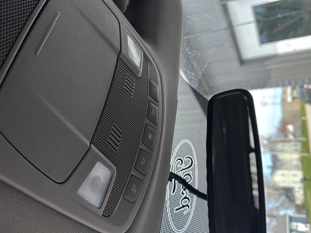 Used 2016 Ford F150 Lariat image 8