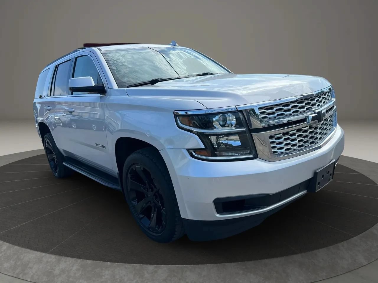 Used 2019 Chevrolet Tahoe LT AWD/4WD image 3