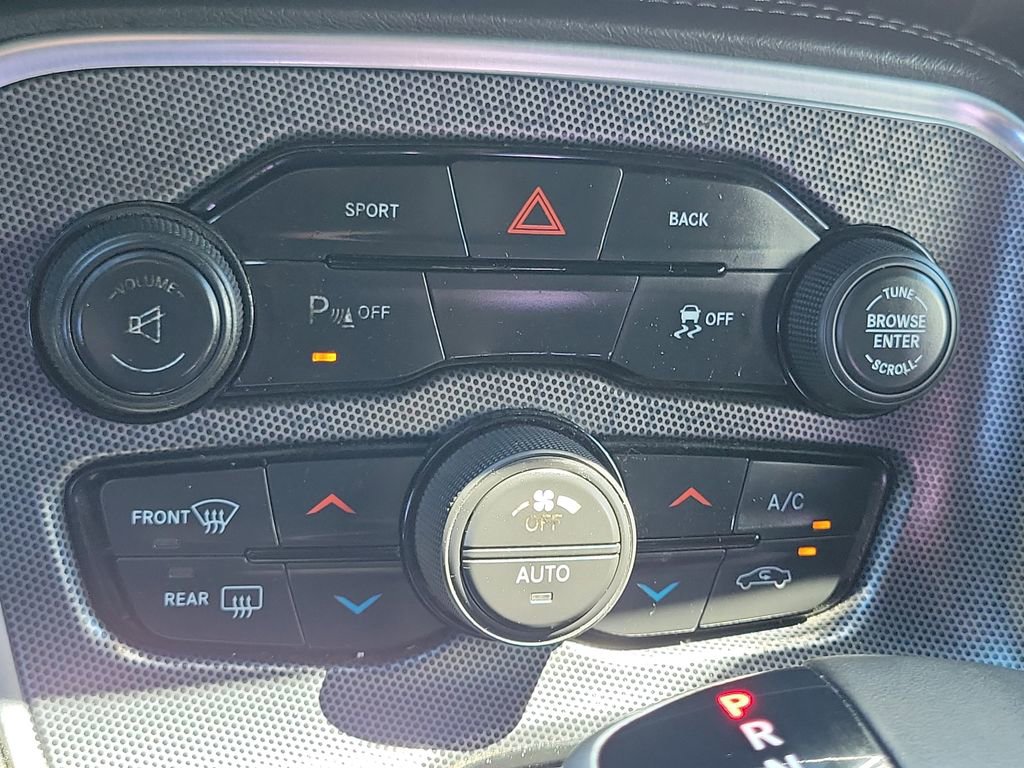 Used 2015 Dodge Challenger SXT Plus image 12