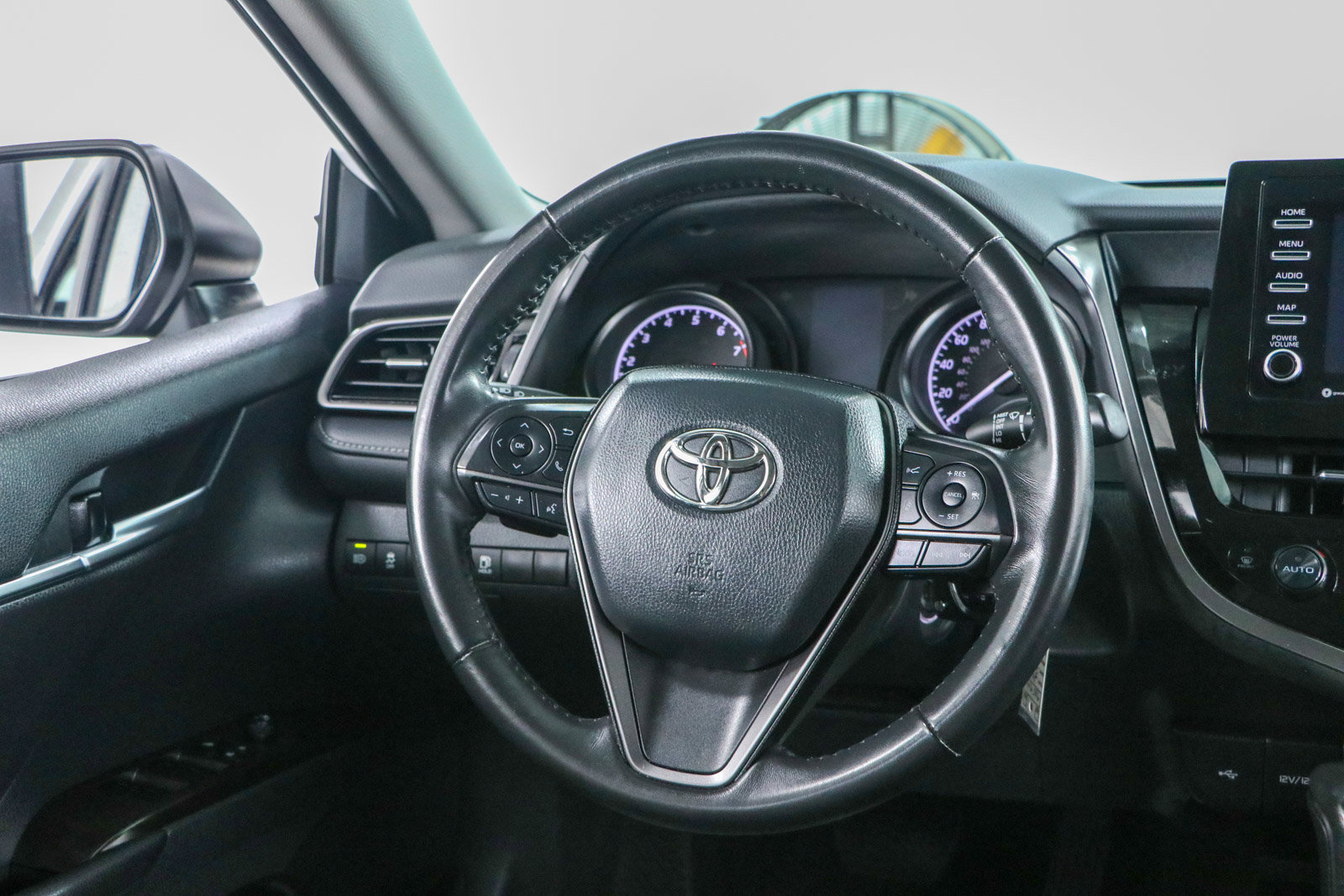 Used 2024 Toyota Camry SE FWD image 12