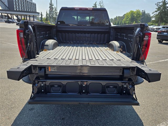 New 2025 GMC Sierra 3500 Denali w/ Denali Reserve Package image 15