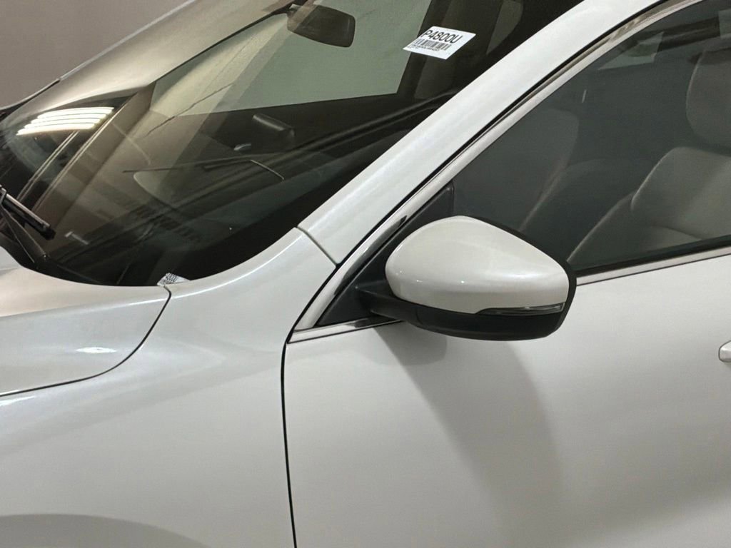 Used 2020 Ford Escape Titanium AWD/4WD image 25