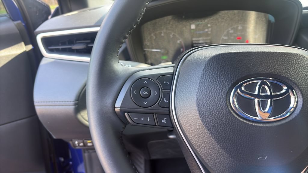 Used 2024 Toyota Corolla Cross AWD Hybrid image 18