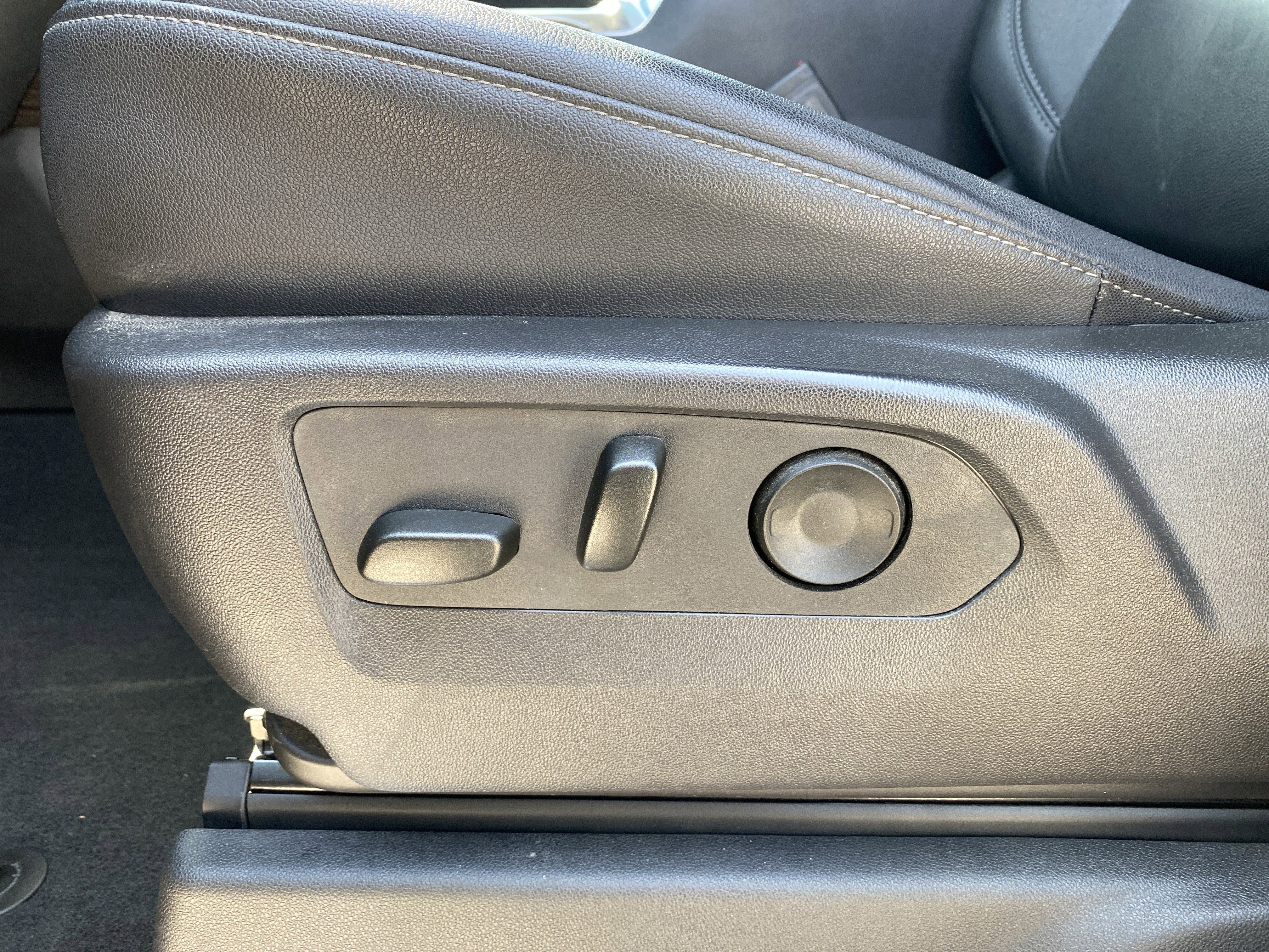 Used 2025 Chevrolet Silverado 1500 RST image 43